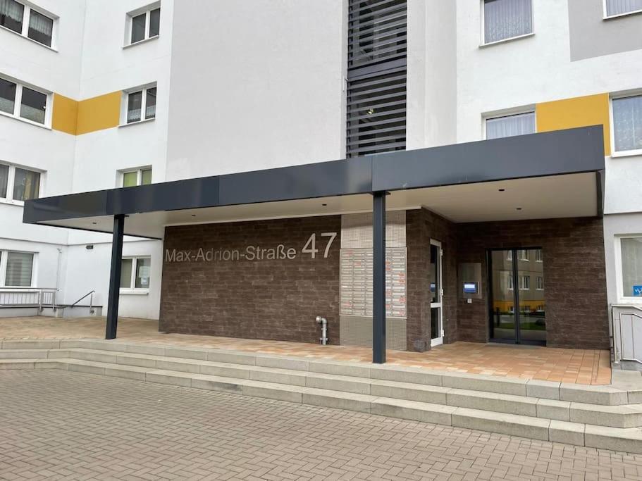 Max Appartements Neubrandenbourg Extérieur photo